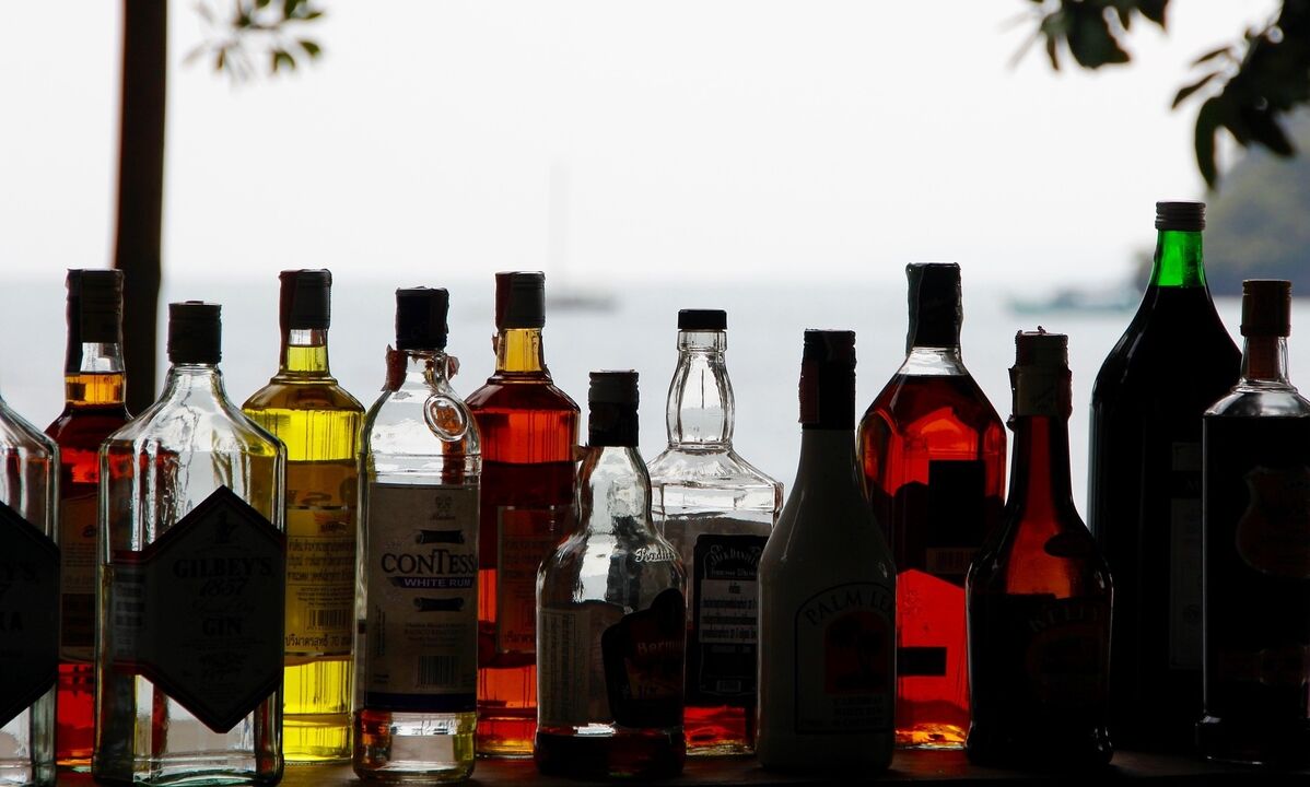 Les boissons alcoolisées comme cause de faiblesse de la puissance après 60 ans